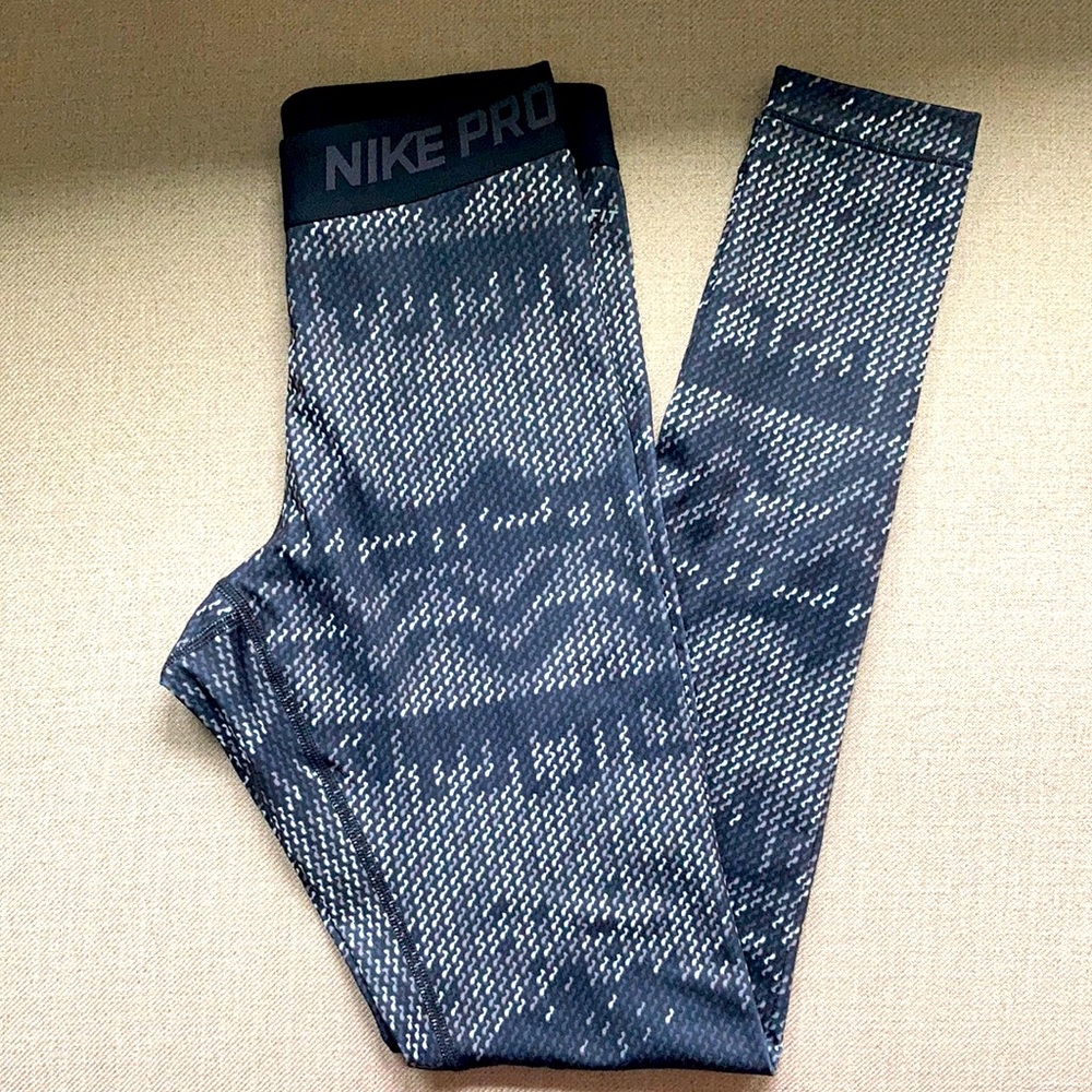 Women’s Nike Pro Leggings